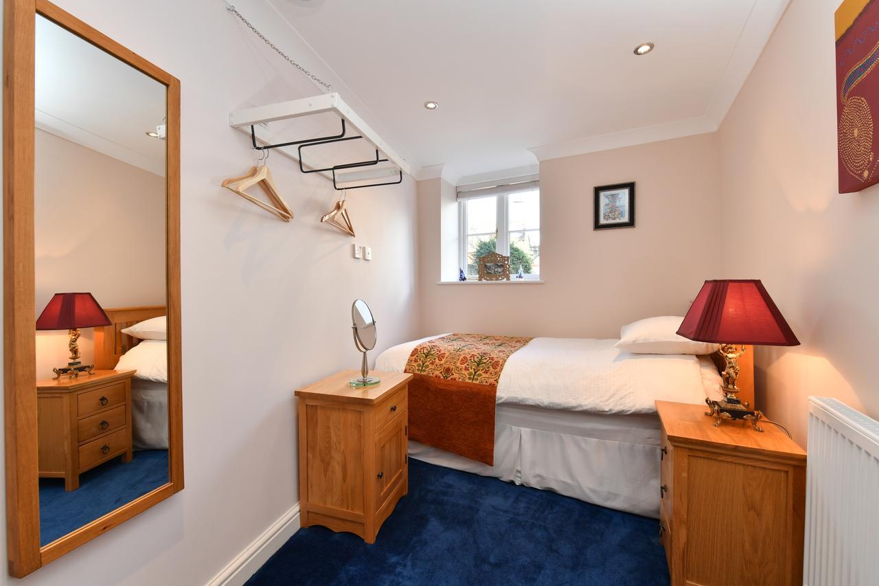 Heritage Bed And Breakfast Calne Exterior photo
