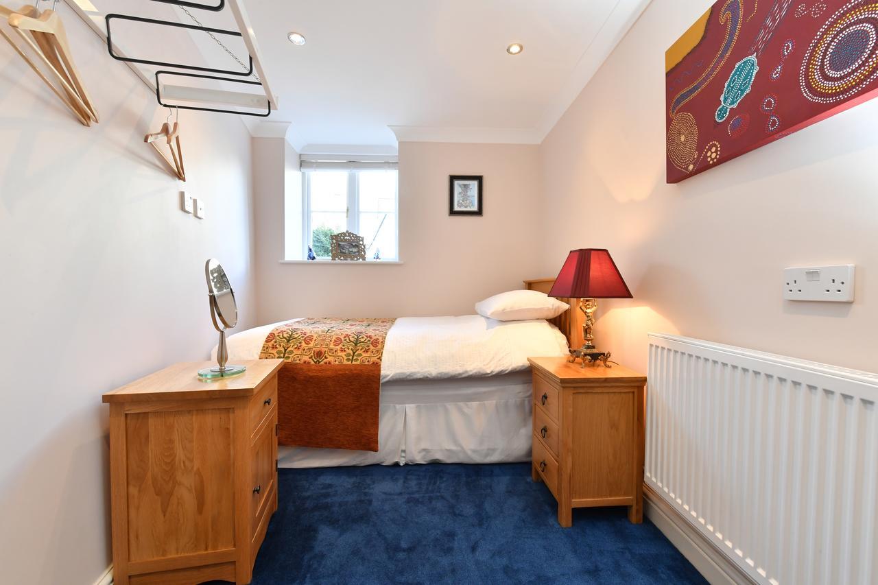 Heritage Bed And Breakfast Calne Exterior photo