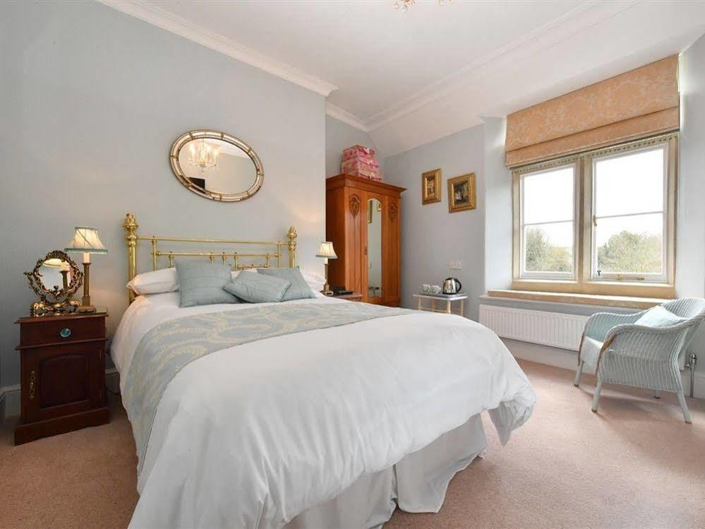 Heritage Bed And Breakfast Calne Exterior photo